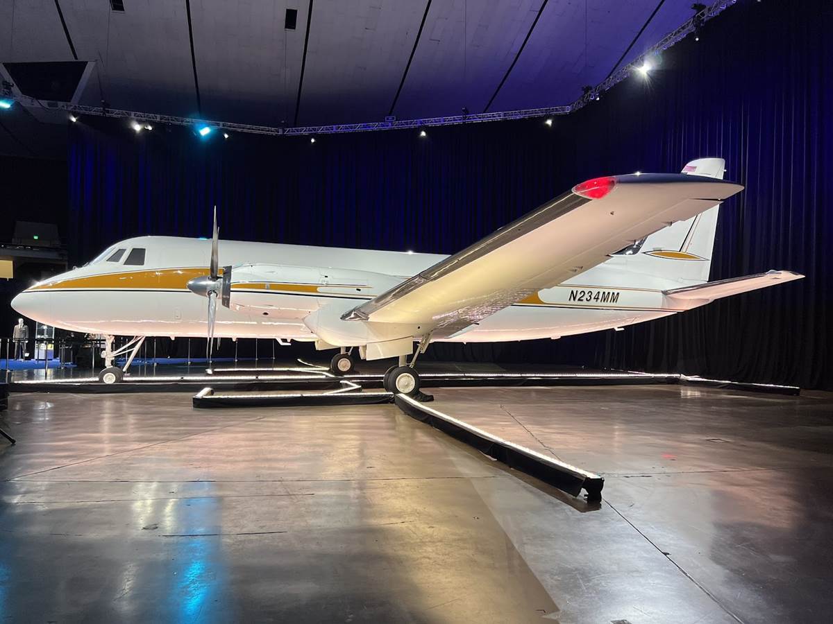 Самолет Уолта Диснея стал музейным экспонатом